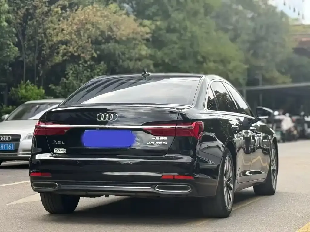 Audi A6L — фото 2