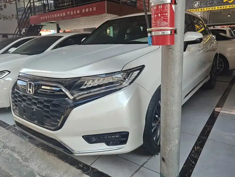 Honda UR-V — фото 1