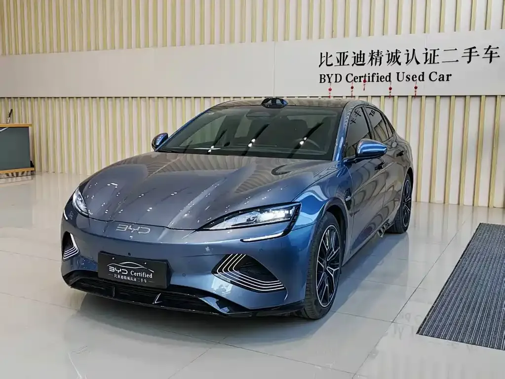 BYD Seal — фото 1