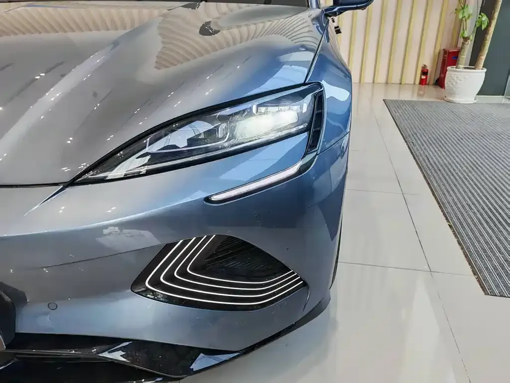 BYD Seal — фото 8