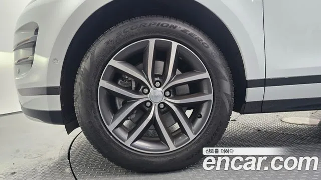 Land Rover Range Rover Evoque — фото 9