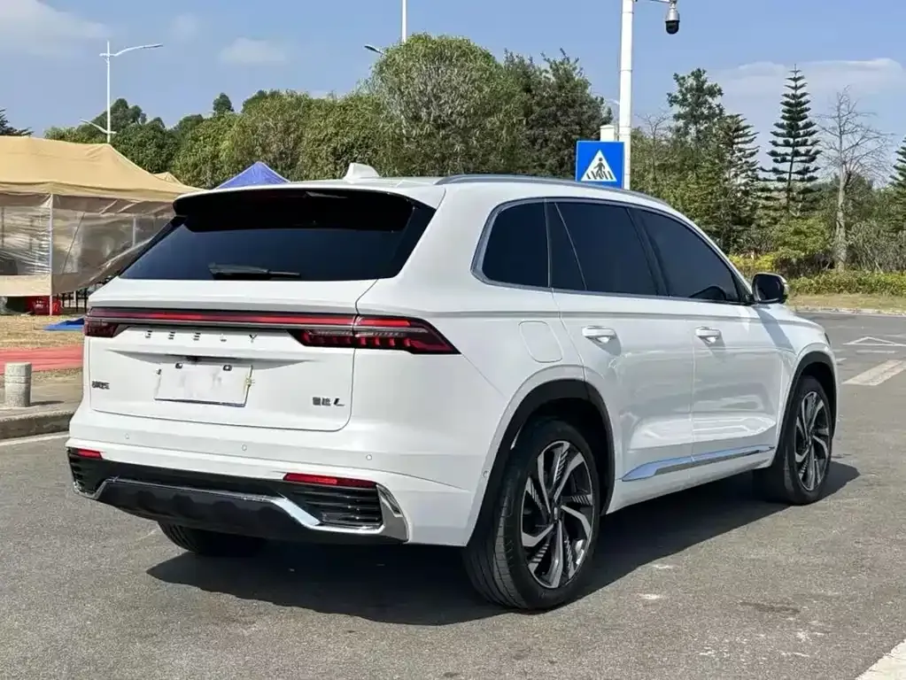 Geely Xingyue L — фото 3