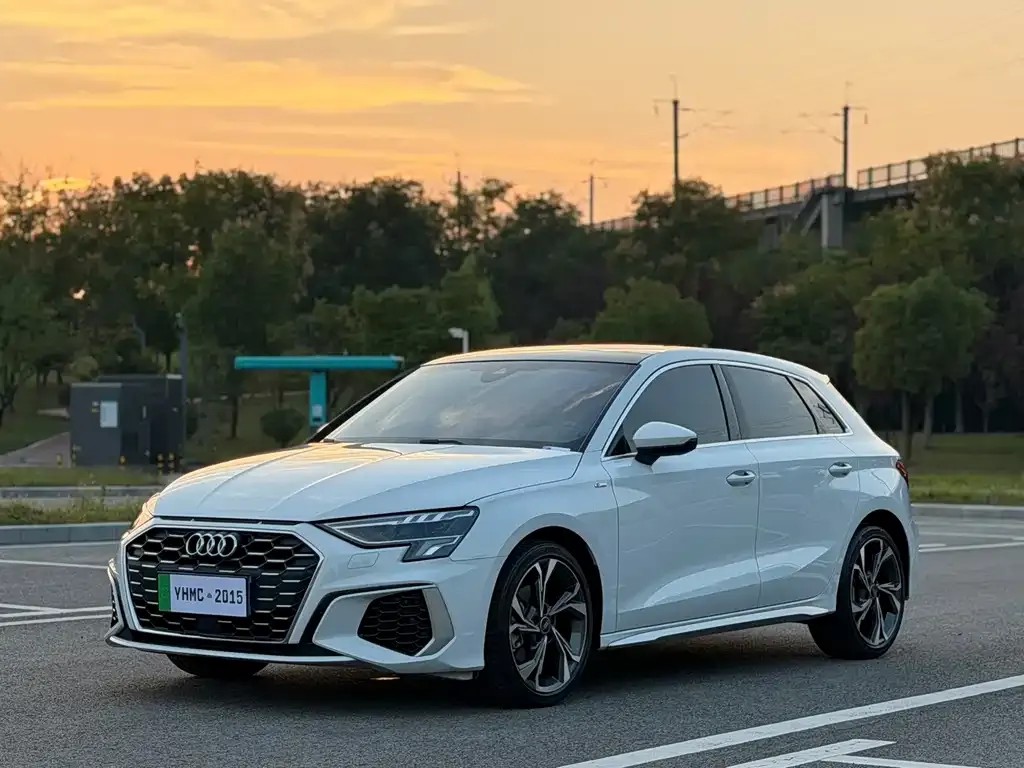 Audi A3 — фото 1
