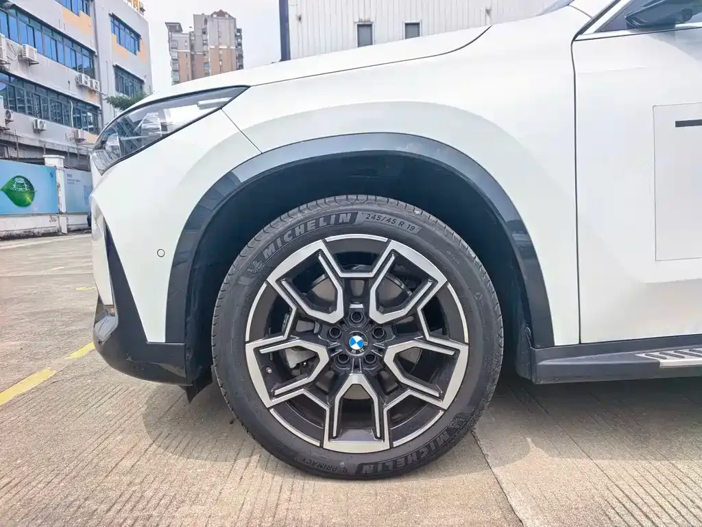 BMW X1 — фото 9