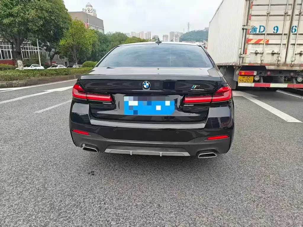 BMW 5 Series — фото 10