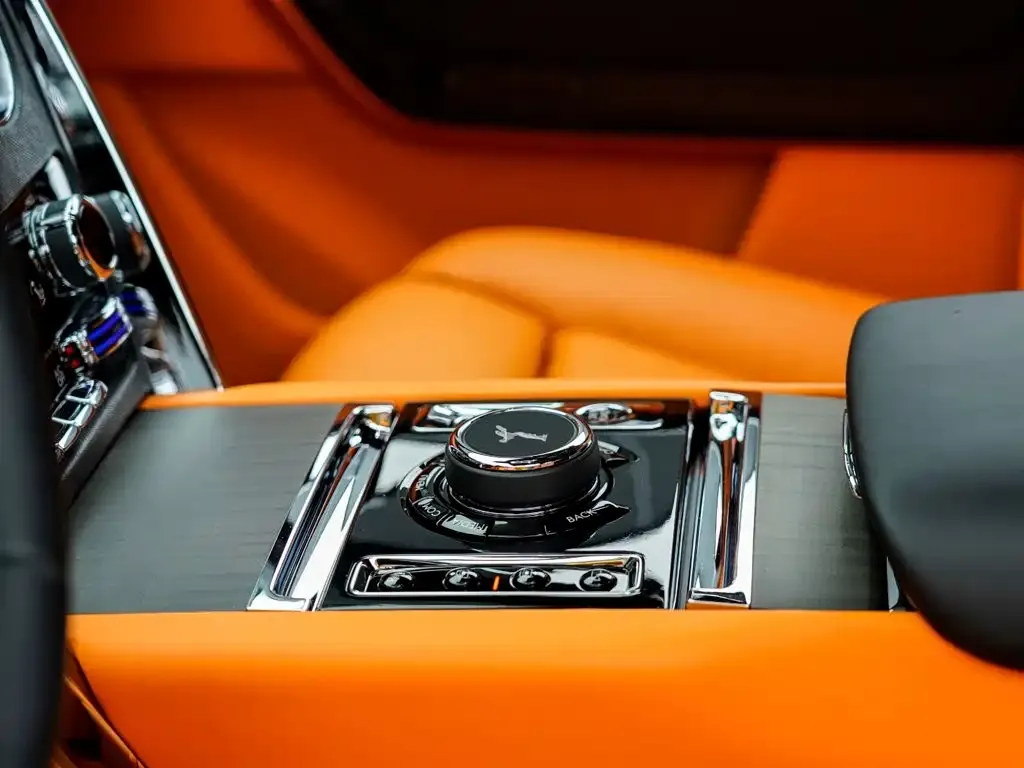 Rolls-Royce Cullinan — фото 10