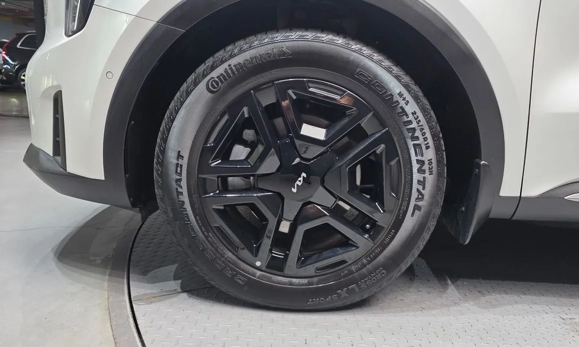 Kia Sorento — фото 8