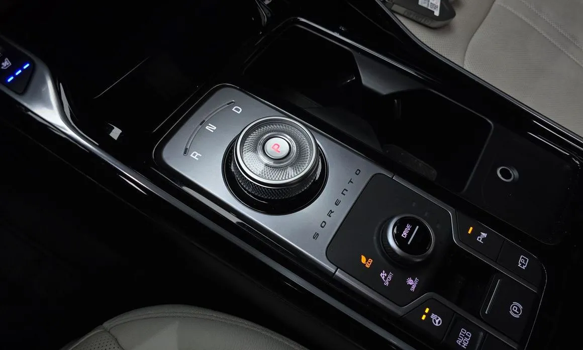 Kia Sorento — фото 5
