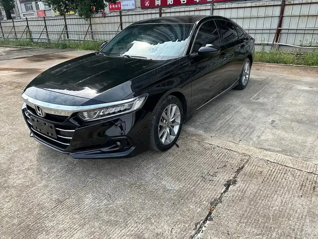 Honda Accord — фото 1