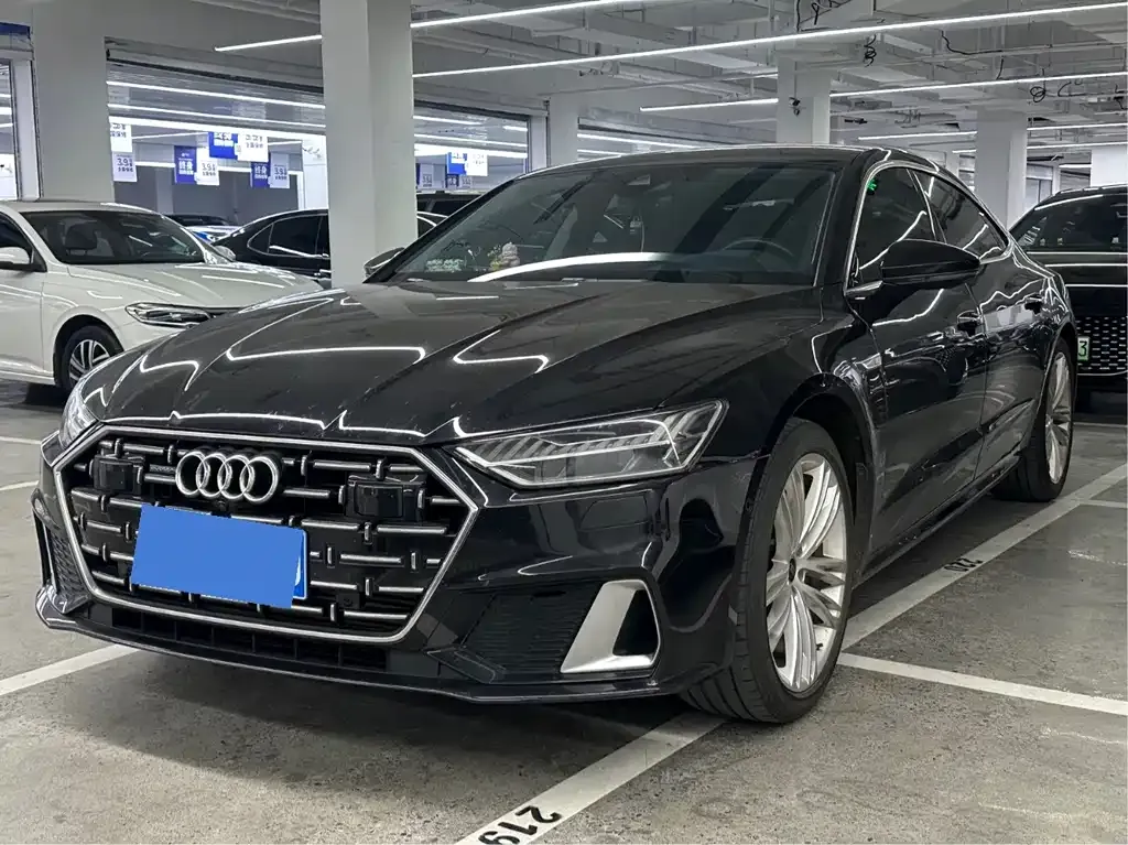 Audi A7L — фото 1