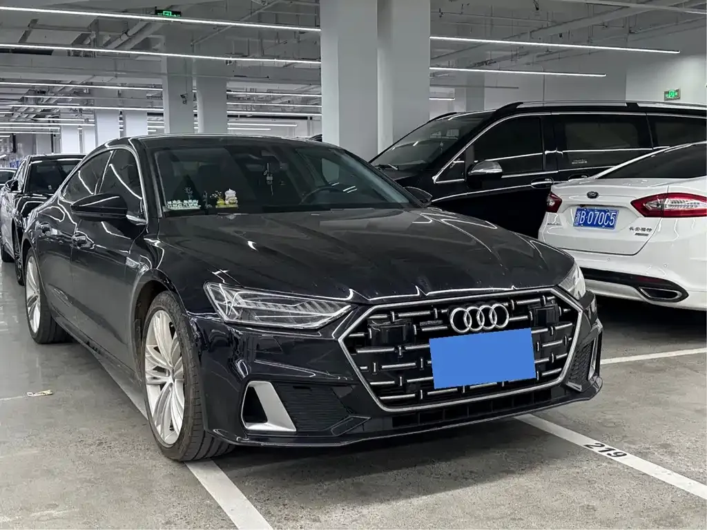 Audi A7L — фото 2