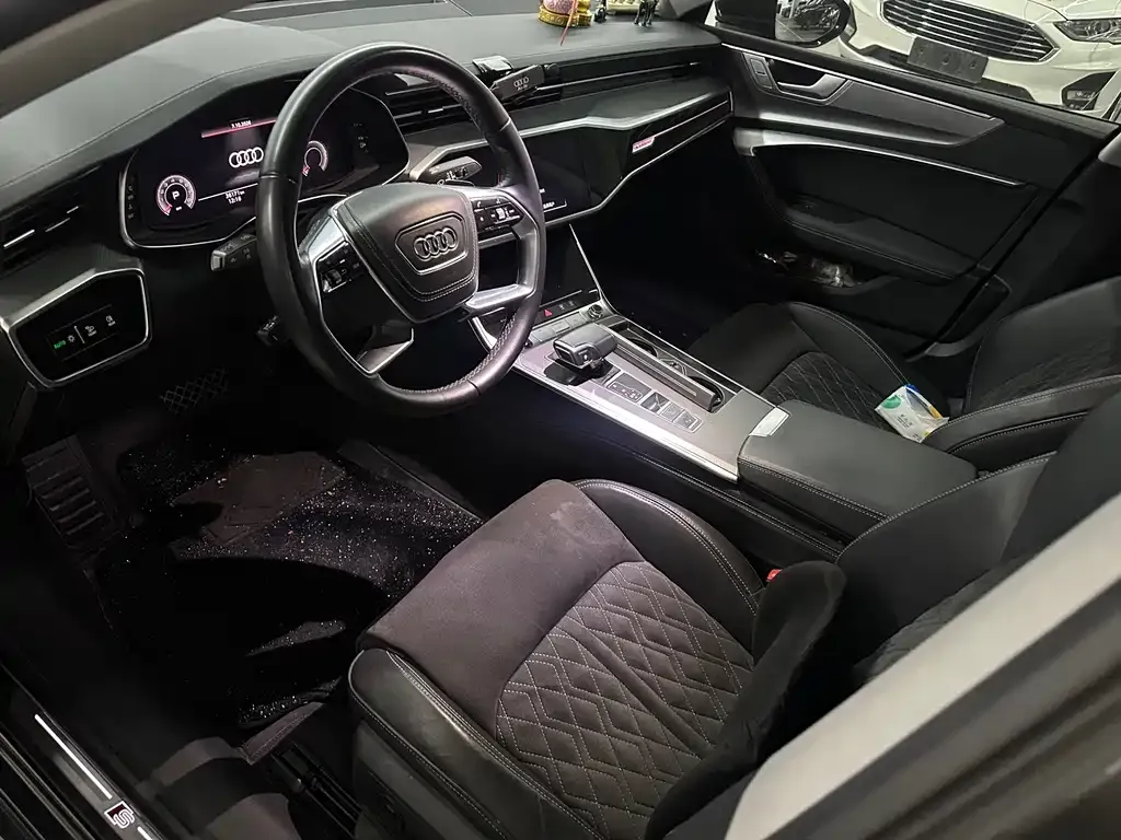 Audi A7L — фото 6