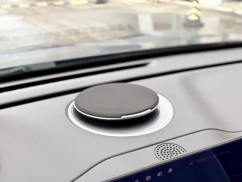 Geely Galaxy E8 — фото 2