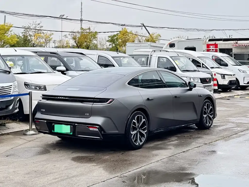 Geely Galaxy E8 — фото 10
