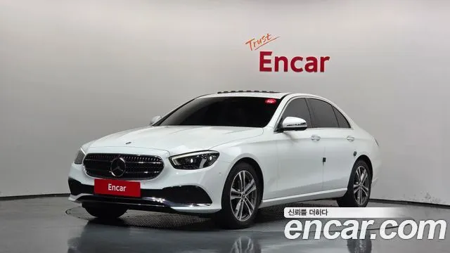 Mercedes-Benz E-Class — фото 1
