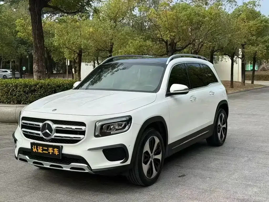 Mercedes-Benz GLB — фото 1