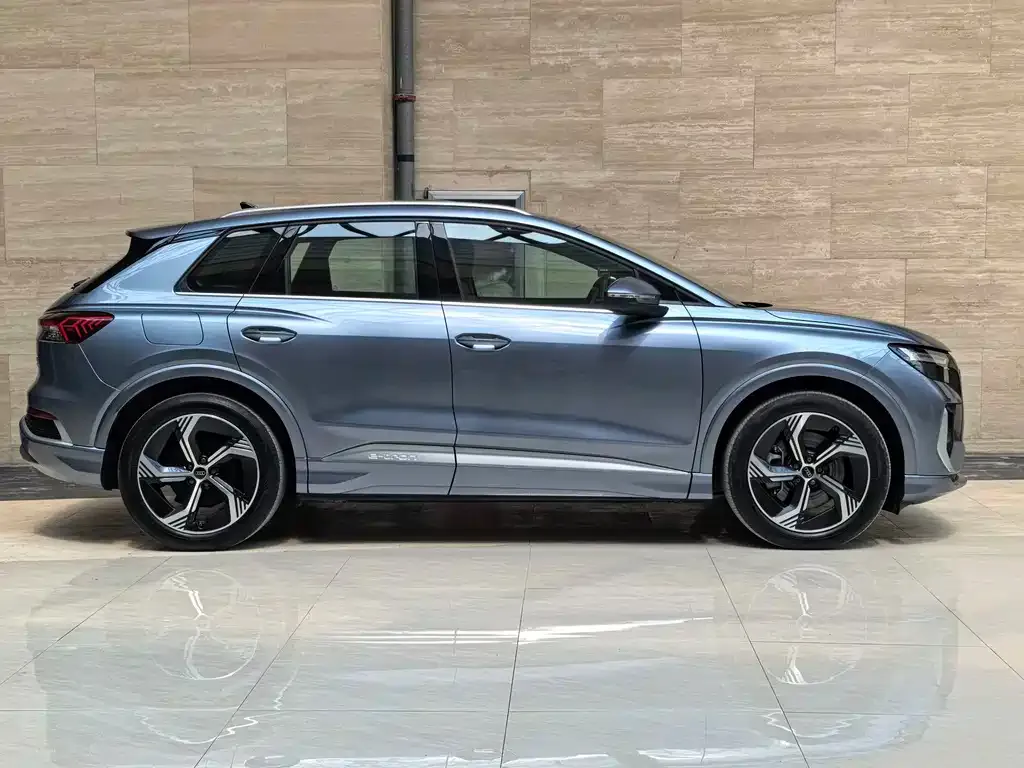 Audi Q4 e-tron — фото 6
