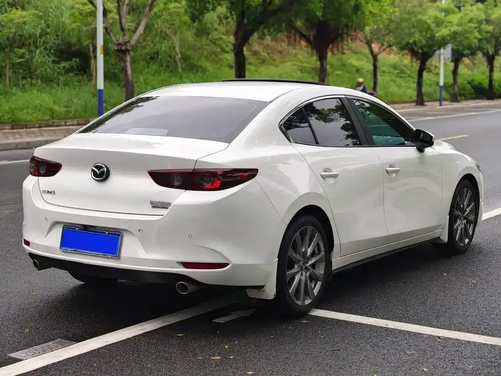 Mazda 3 Axela — фото 7