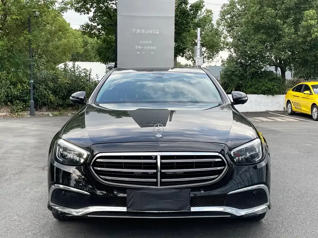 Mercedes-Benz E-Class — фото 5