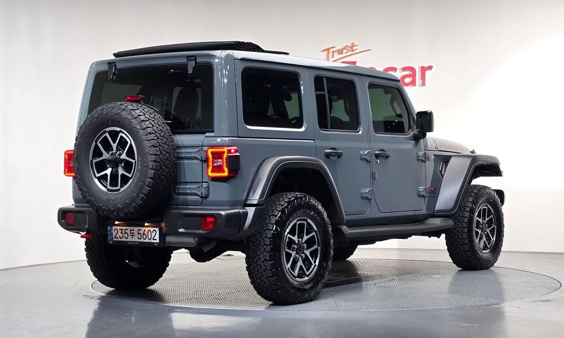 Jeep Wrangler — фото 10