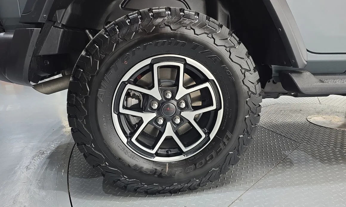 Jeep Wrangler — фото 9
