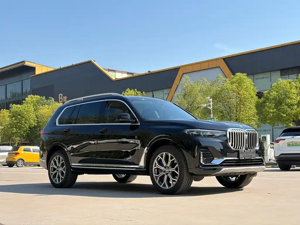 BMW X7 — фото 2