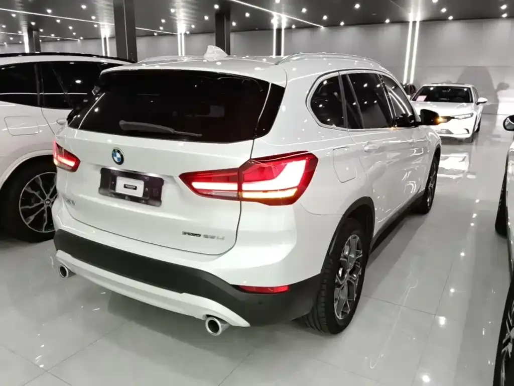 BMW X1 — фото 9