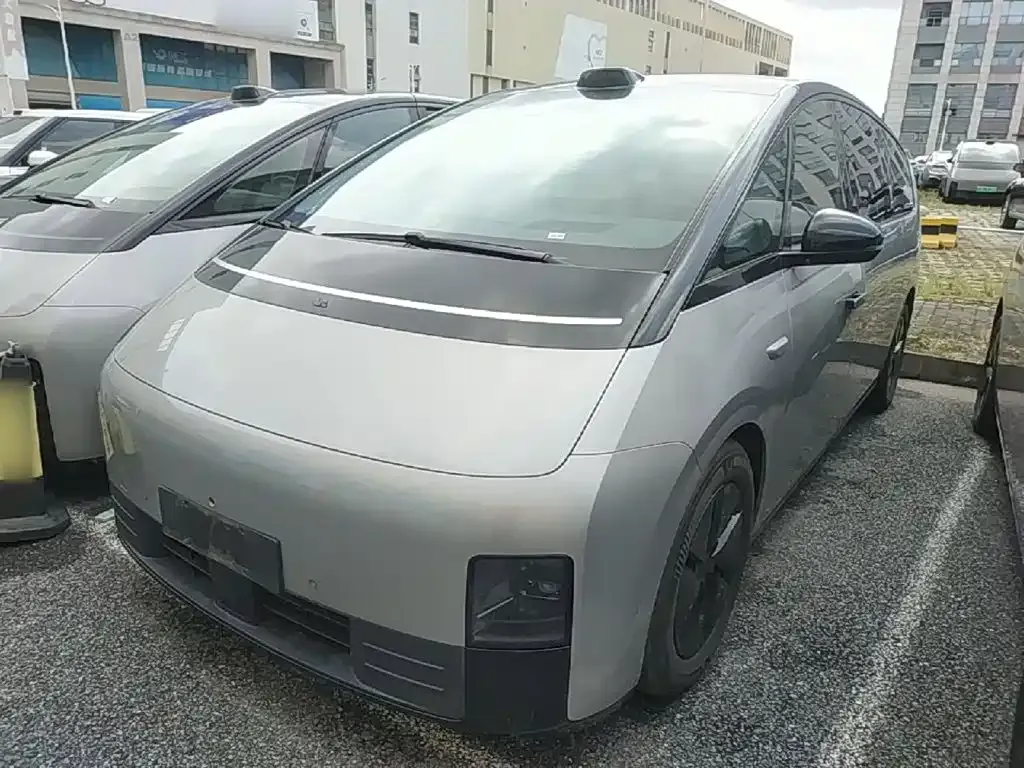 Li Auto MEGA — фото 1