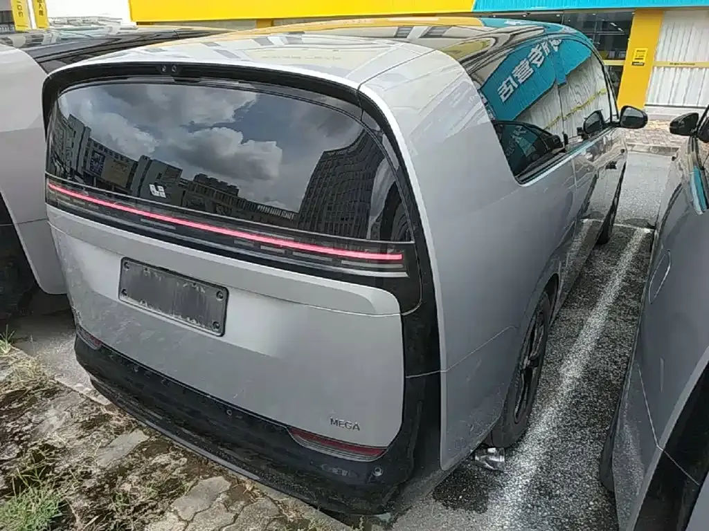 Li Auto MEGA — фото 8