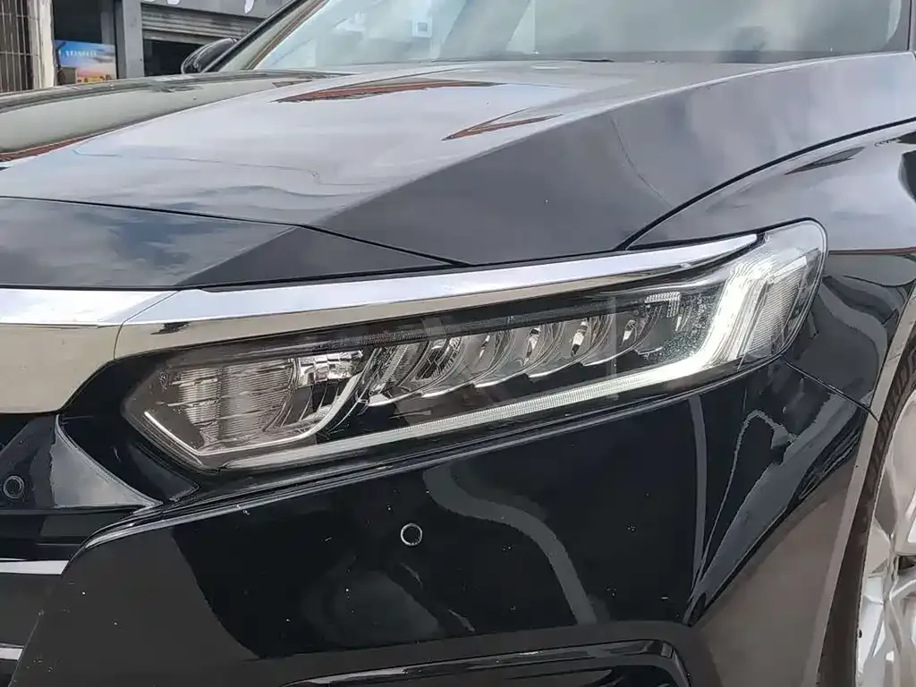 Honda Accord — фото 9