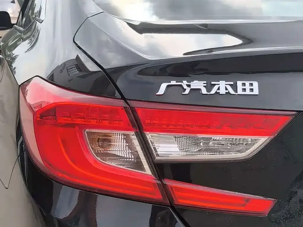 Honda Accord — фото 7