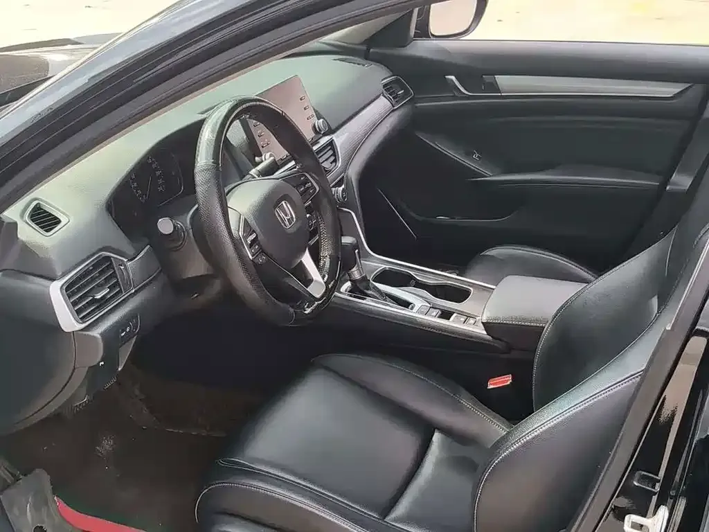 Honda Accord — фото 8