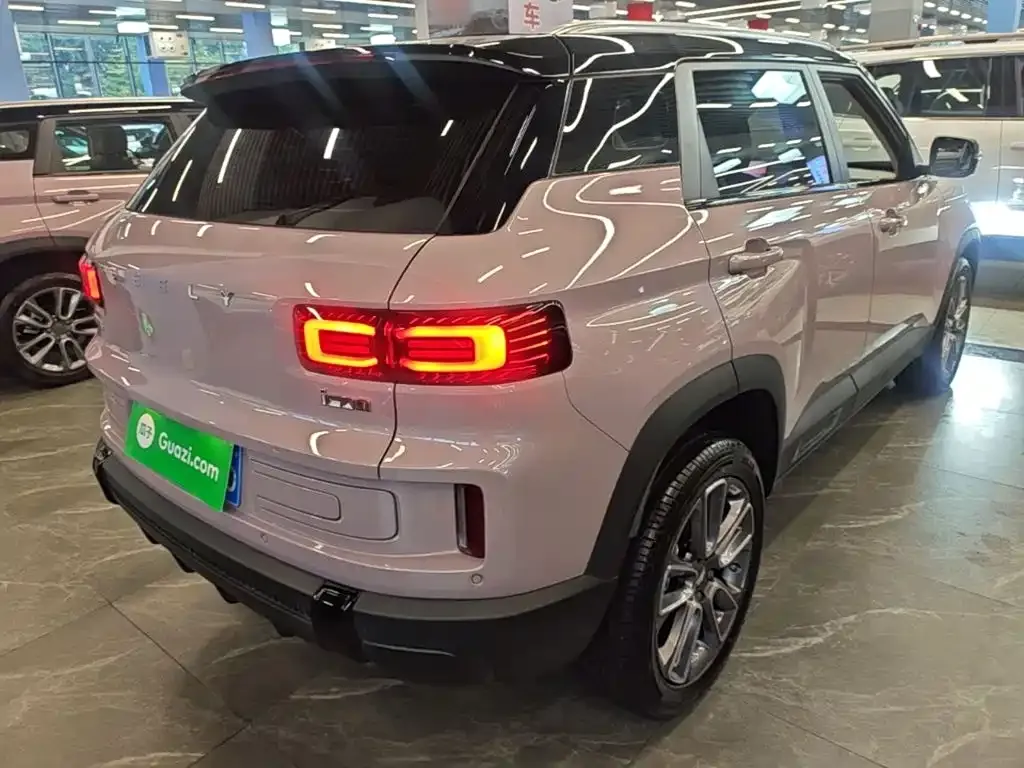 Geely Icon — фото 4