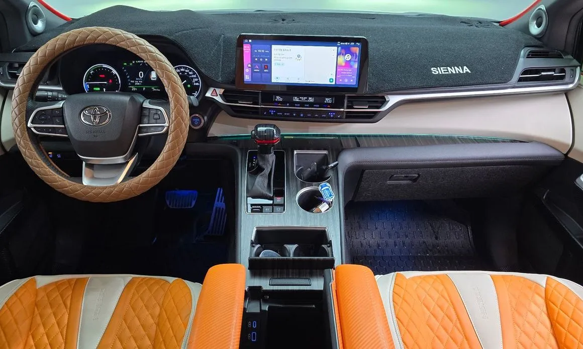 Toyota Sienna — фото 10