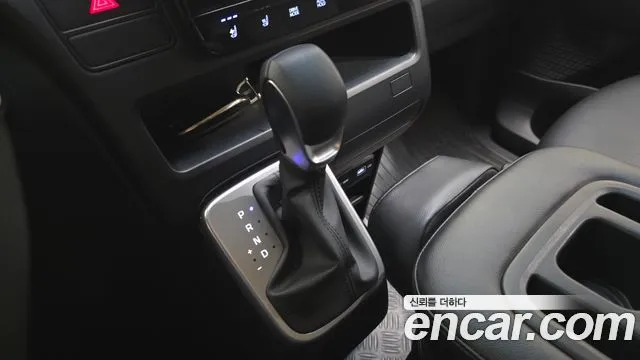 Hyundai Staria — фото 2