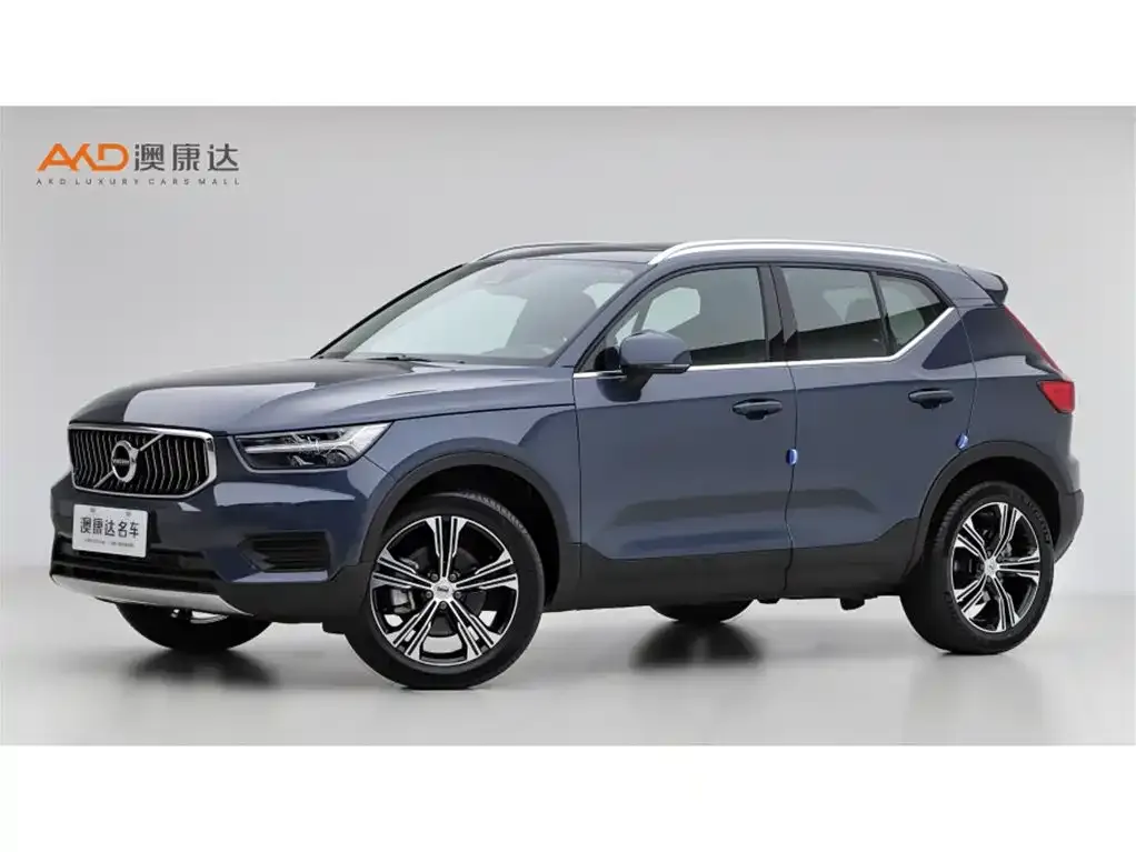 Volvo XC40 — фото 1