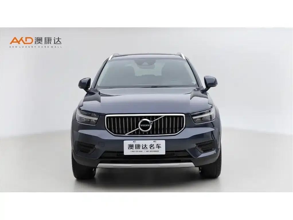 Volvo XC40 — фото 10