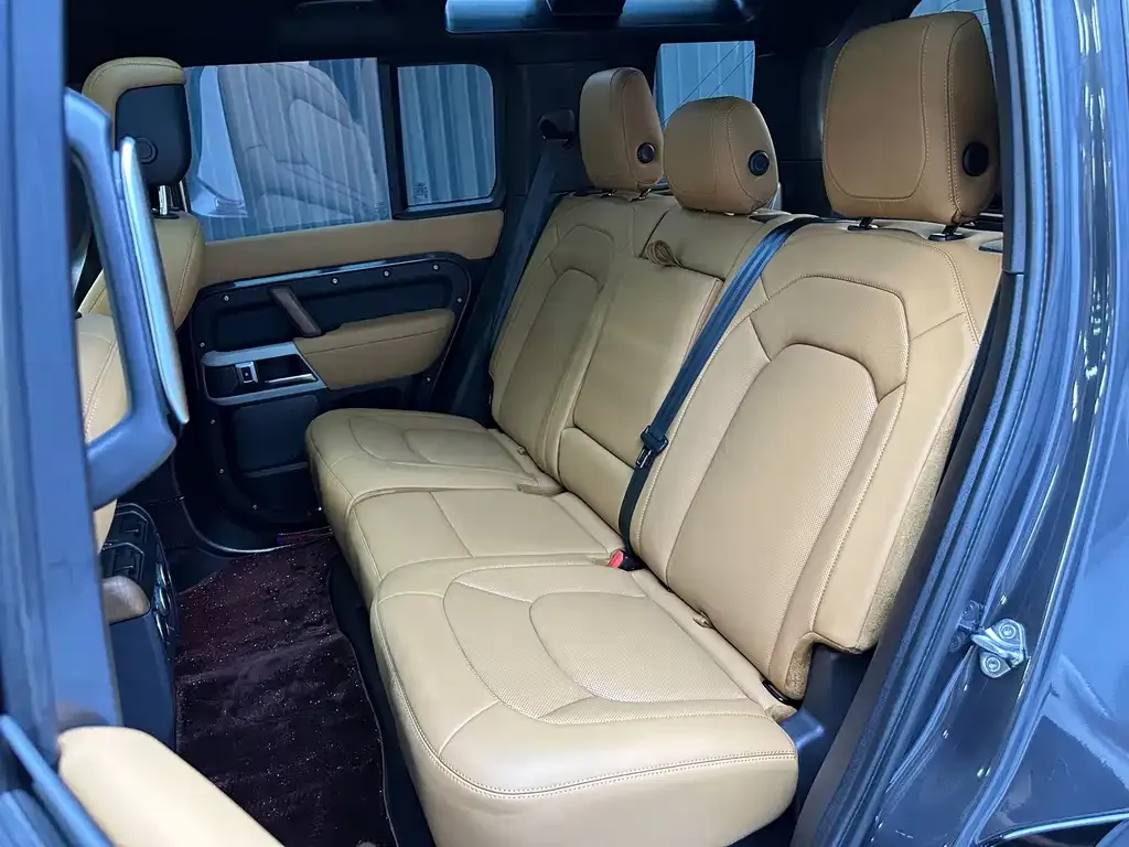 Land Rover Defender — фото 10