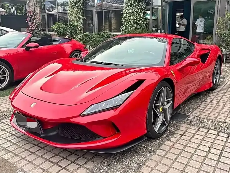Ferrari F8 — фото 1