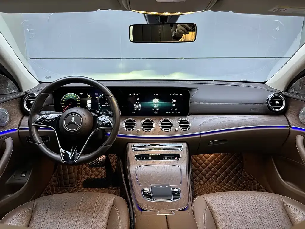 Mercedes-Benz E-Class — фото 3
