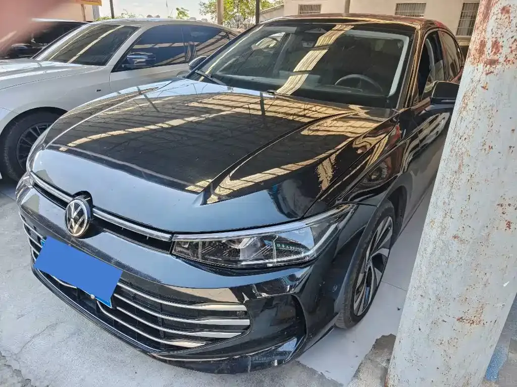 Volkswagen Passat — фото 1