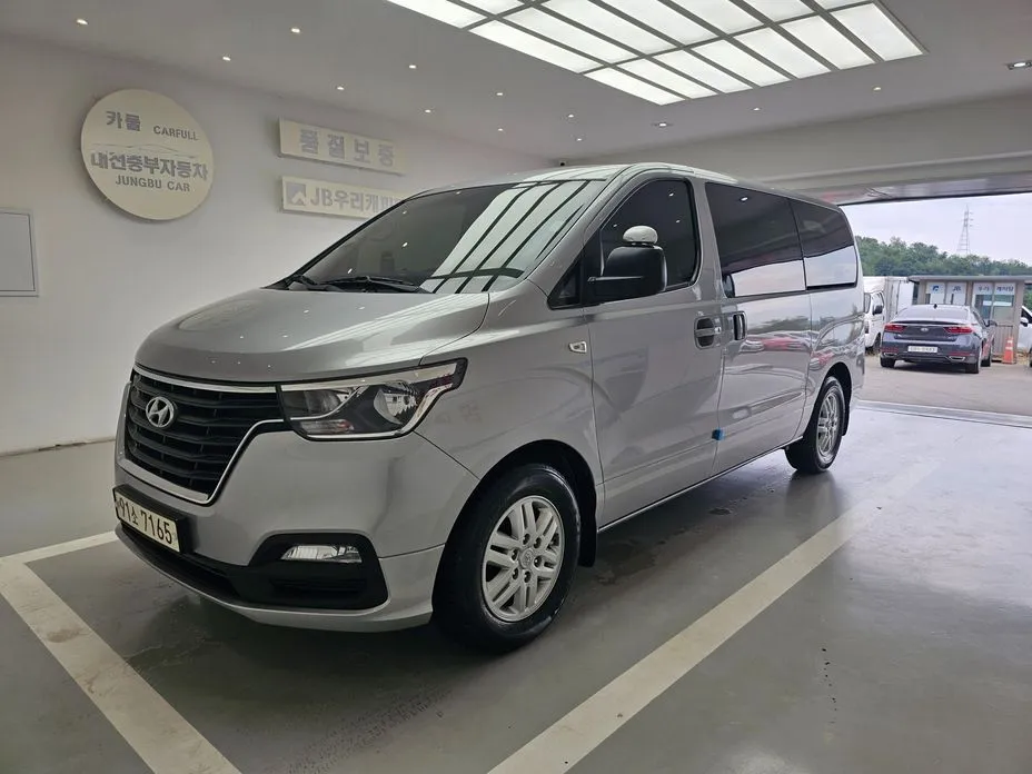 Hyundai Starex — фото 1