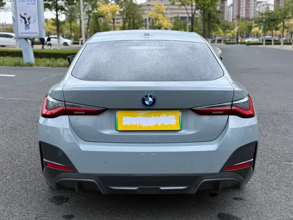 BMW i4 — фото 10