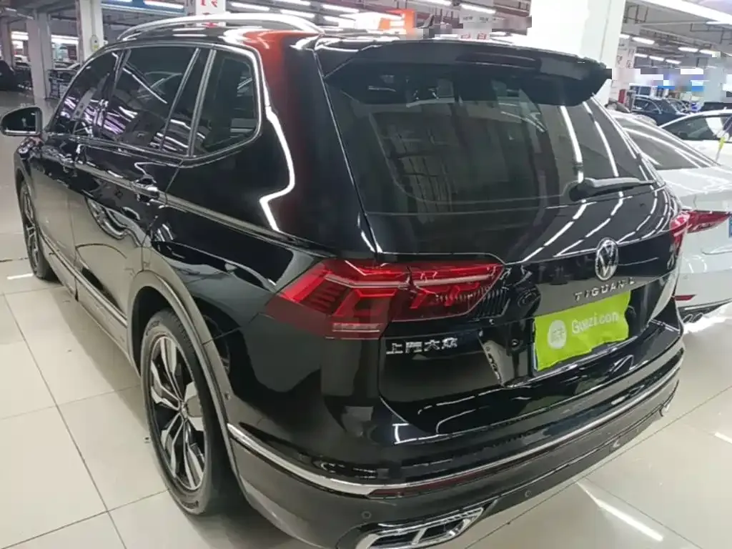 Volkswagen Tiguan L — фото 9