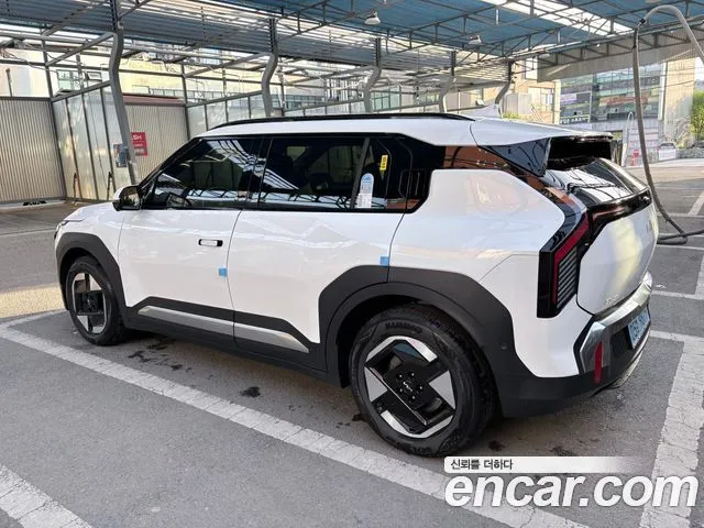 Kia EV3 — фото 4