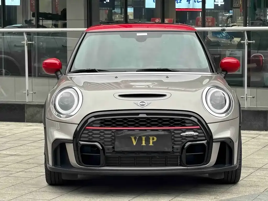 MINI JCW (John Cooper Works) — фото 1