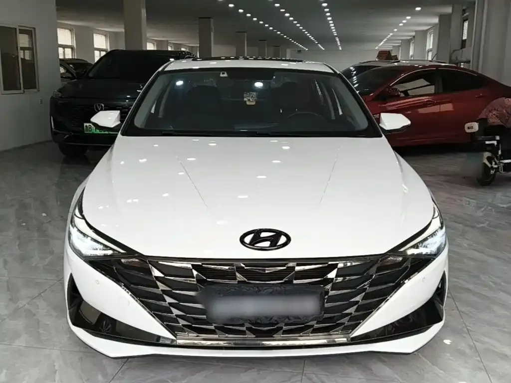 Hyundai Elantra — фото 10