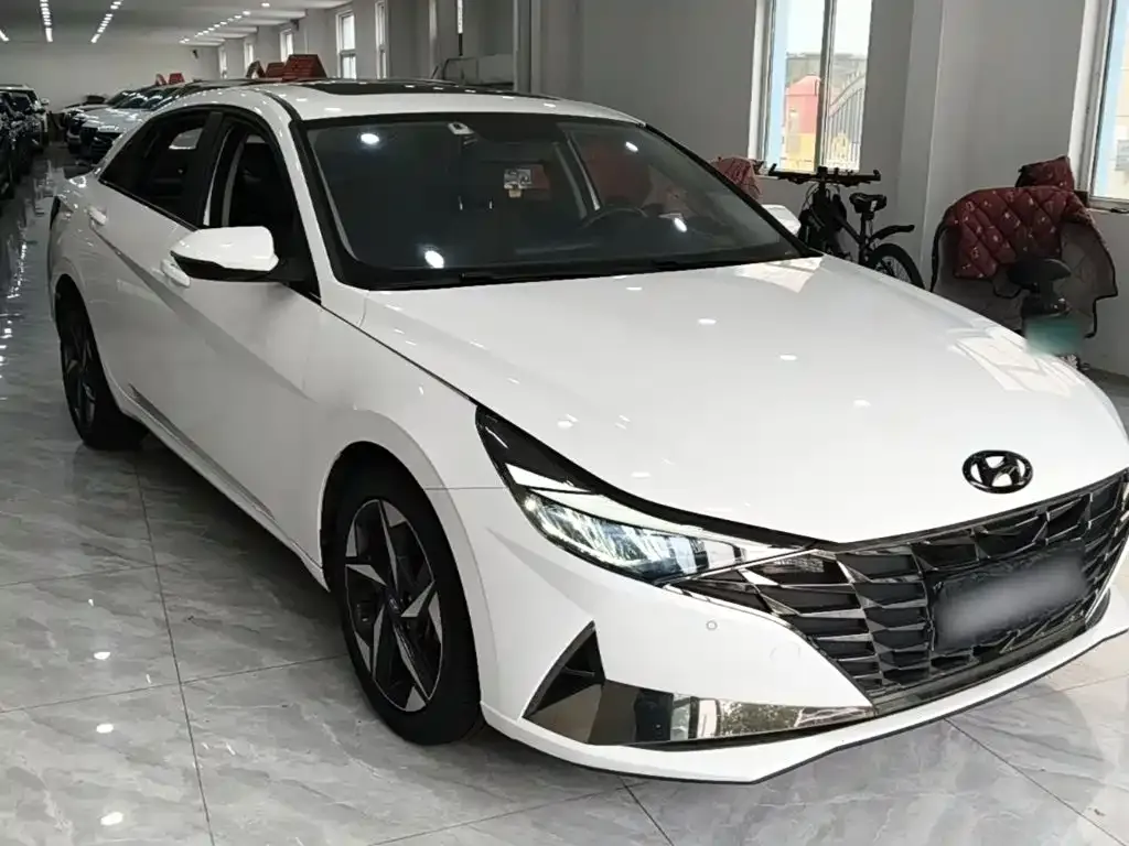 Hyundai Elantra — фото 7