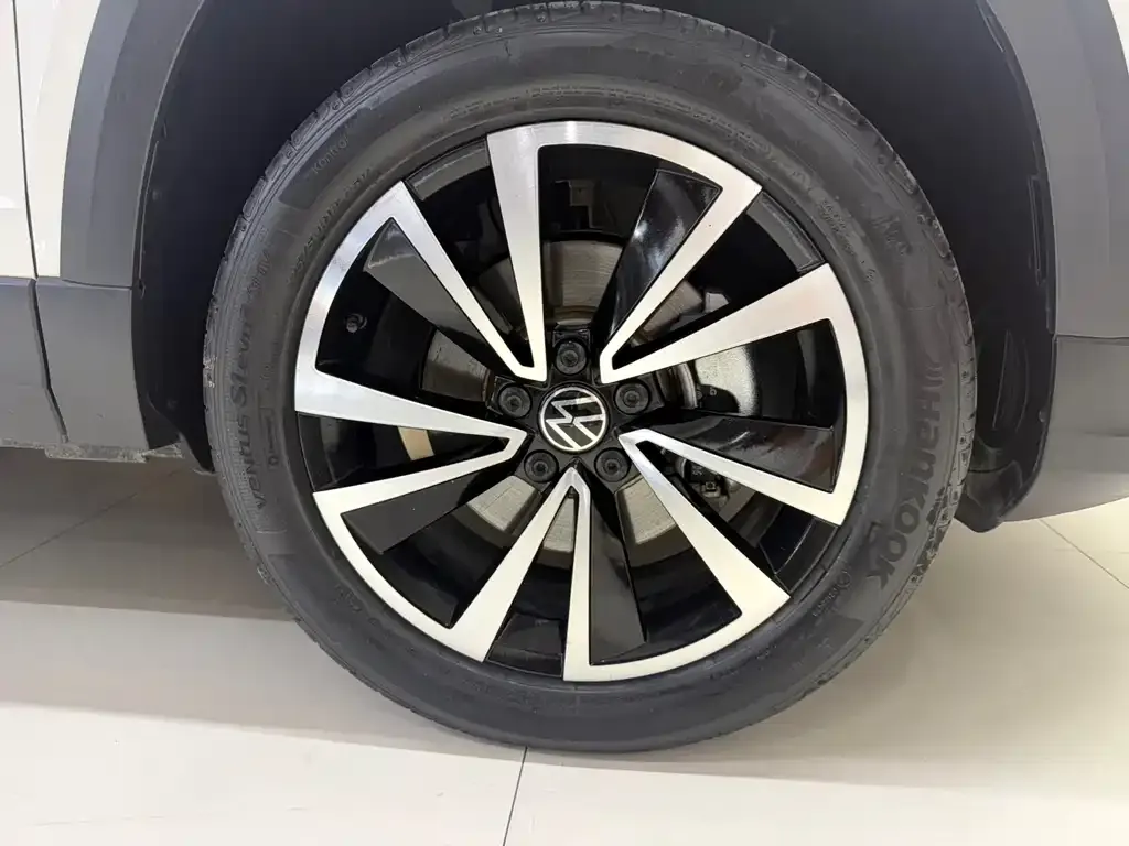 Volkswagen Tharu — фото 2