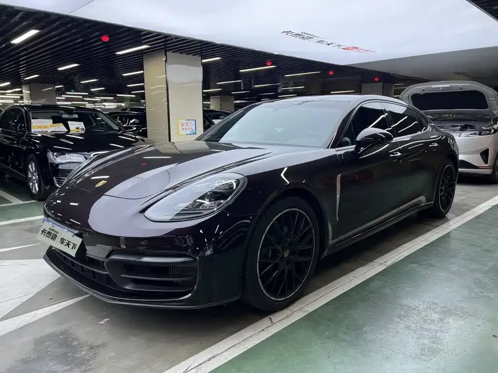 Porsche Panamera — фото 1